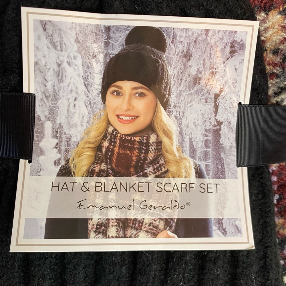 Emanuel Geraldo NWT black hat and blanket scarf  multicolored